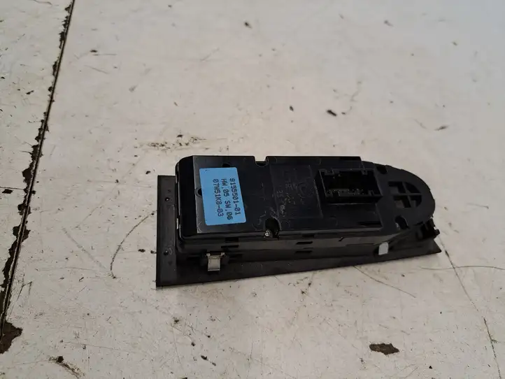 BMW 3 E90 E91 (2005 - 2012) 915550101 Кнопка стеклоподъемников — фото 5