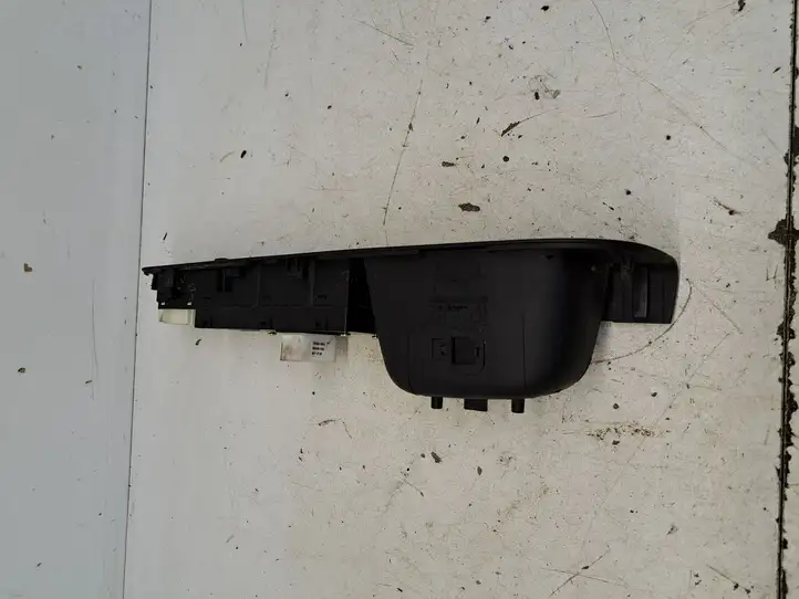 Kia Ceed (2006 - 2010) 823511H020 Кнопка стеклоподъемников — фото 2