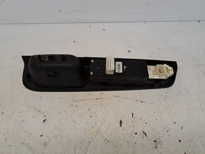 Kia Ceed (2006 - 2010) 823511H020 Кнопка стеклоподъемников — фото 4