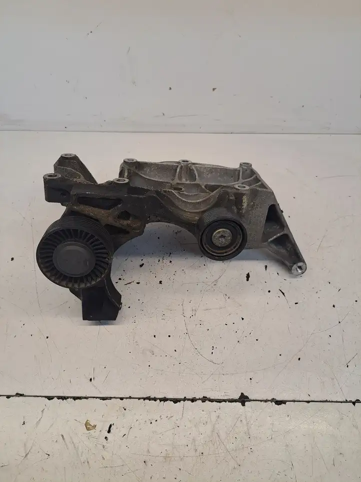 BMW (2010 - 2017) 780059402 Кронштейн генератора — фото 1