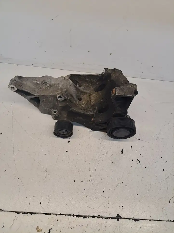 BMW (2010 - 2017) 780059402 Кронштейн генератора — фото 2