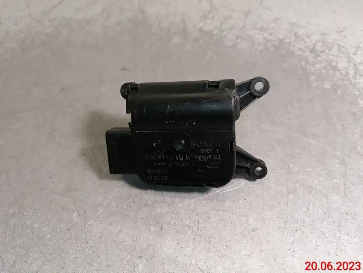 Volkswagen Touran I (2003 - 2010) 0132801345 Двигатель задвижки потока воздуха — фото 2