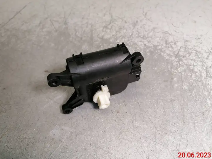 Volkswagen Touran I (2003 - 2010) 0132801345 Двигатель задвижки потока воздуха — фото 4