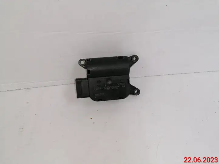 Volkswagen Touran I (2003 - 2010) 0132801343 Двигатель задвижки потока воздуха — фото 3