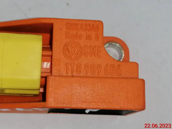 Volkswagen Touran I (2003 - 2010) 1T0909606 Датчик удара SRS — фото 5