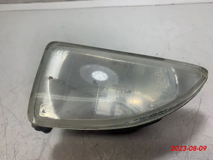 Ford Focus (1998 - 2004) xs4x-15201-a Передняя противотуманная фара — фото 2