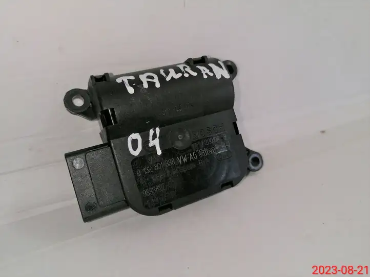 Volkswagen Touran I (2003 - 2010) 0132801338 Двигатель задвижки потока воздуха — фото 2