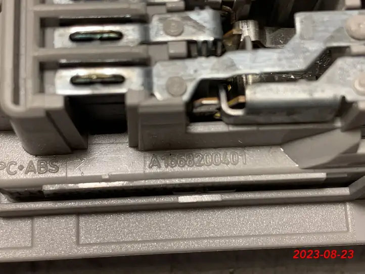 Mercedes-Benz GL X166 (2013 - 2019) A0998150136 Потолочная ручка передняя — фото 3