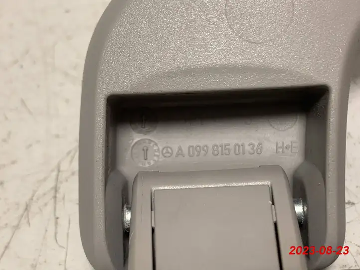Mercedes-Benz GL X166 (2013 - 2019) A0998150136 Потолочная ручка передняя — фото 8