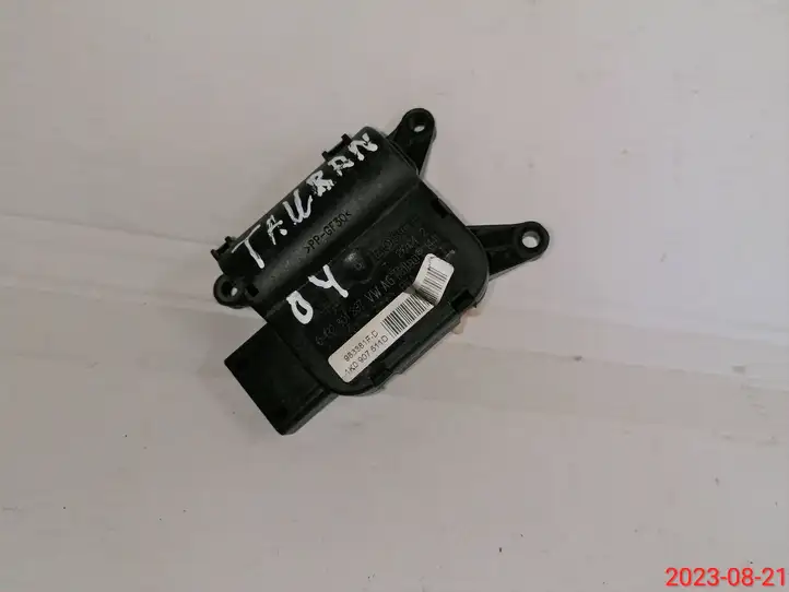 Volkswagen Touran I (2003 - 2010) 0132801337 Двигатель задвижки потока воздуха — фото 1