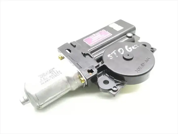 Lexus IS 220D-250-350 (2005 - 2010) 63260-48060 Мотор привода люка — фото 3