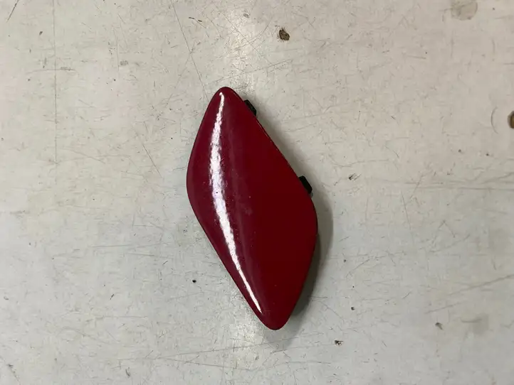 BMW 3 E90 E91 (2005 - 2012) 51117128243 Заглушка буксировочной петли — фото 1