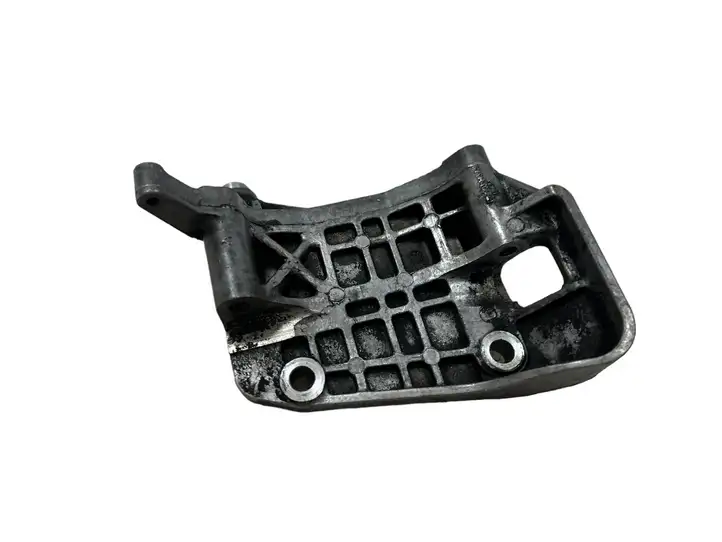 Audi A4 S4 B8 8K (2011 - 2015) 059903143A Кронштейн генератора — фото 4
