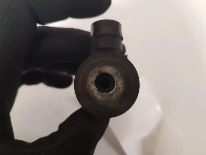 Opel Astra H (2004 - 2009) 13110331 Вакуумный клапан — фото 4
