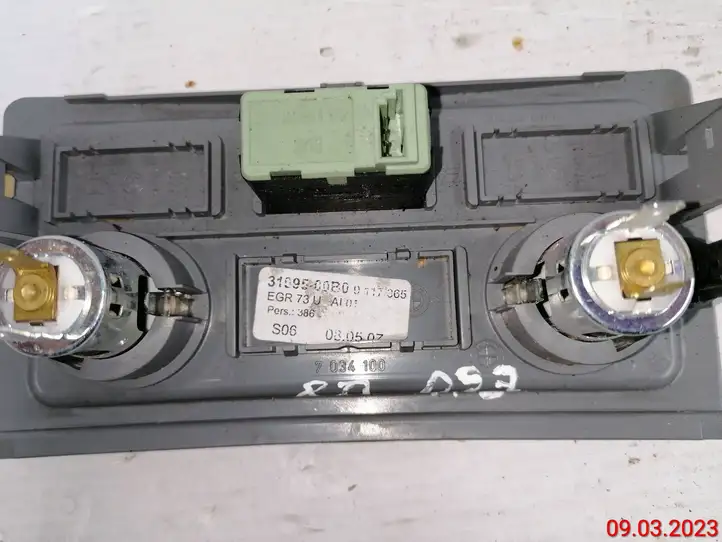 BMW 5 E60 E61 (2004 - 2010) 7034100 Накладка заднего прикуривателя — фото 3