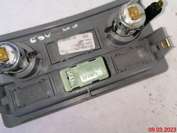 BMW 5 E60 E61 (2004 - 2010) 7034100 Накладка заднего прикуривателя — фото 10