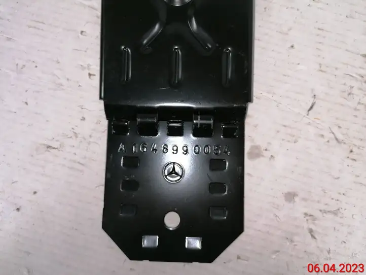 Mercedes-Benz GL X164 (2006 - 2012) A1648990054 Прочие внешние детали — фото 3