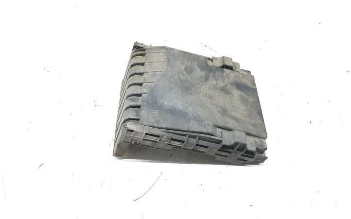Skoda Octavia Mk2 (1Z) (2004 - 2013)  1K0937132F Крышка ящика предохранителей