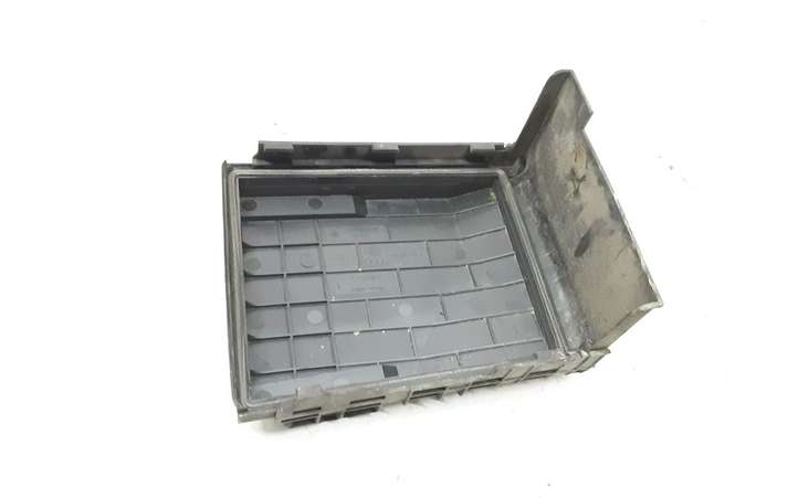 Skoda Octavia Mk2 (1Z) (2004 - 2013)  1K0937132F Крышка ящика предохранителей