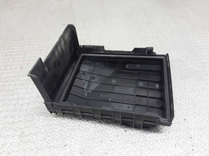 Volkswagen PASSAT B6 (2005 - 2010)  1K0937132F Крышка ящика предохранителей