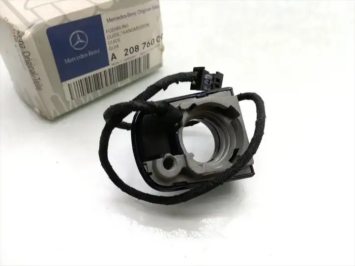 Mercedes-Benz CLK A208 (1997 - 2002) A2087600977 Накладка ручки двери — фото 3