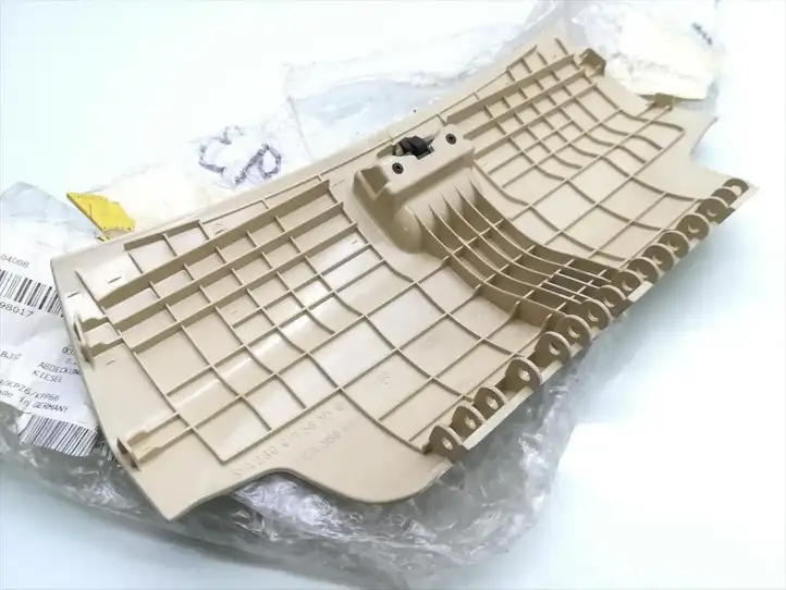 Mercedes-Benz (2010 - ) A2309185630 Крышка бардачка — фото 3