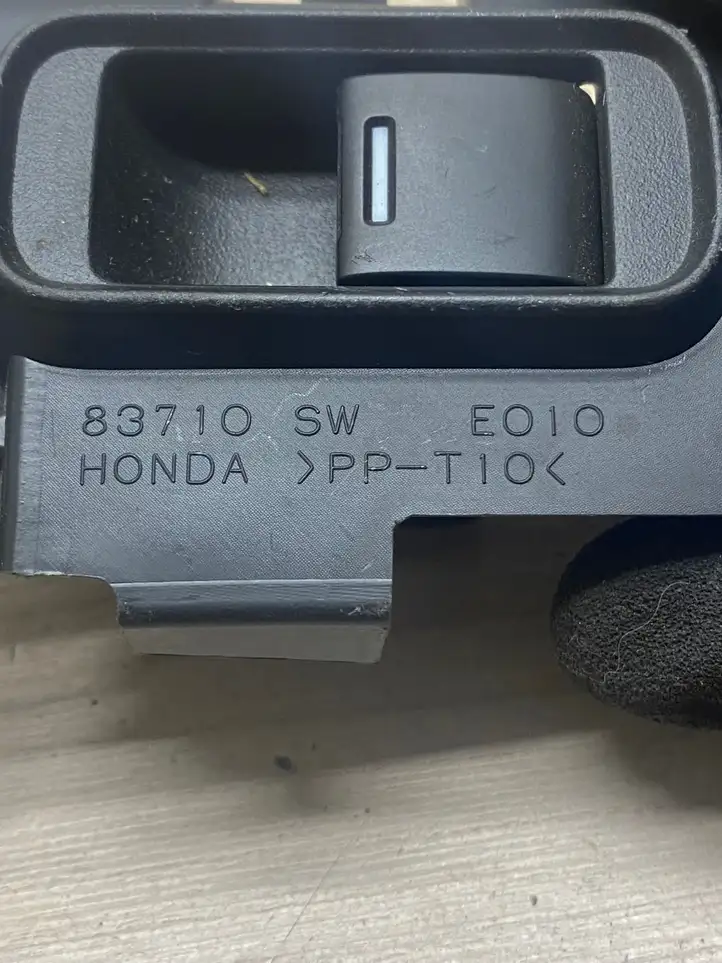 Honda CR-V (2006 - 2009) 83710SWE010 Кнопка стеклоподъемников — фото 3