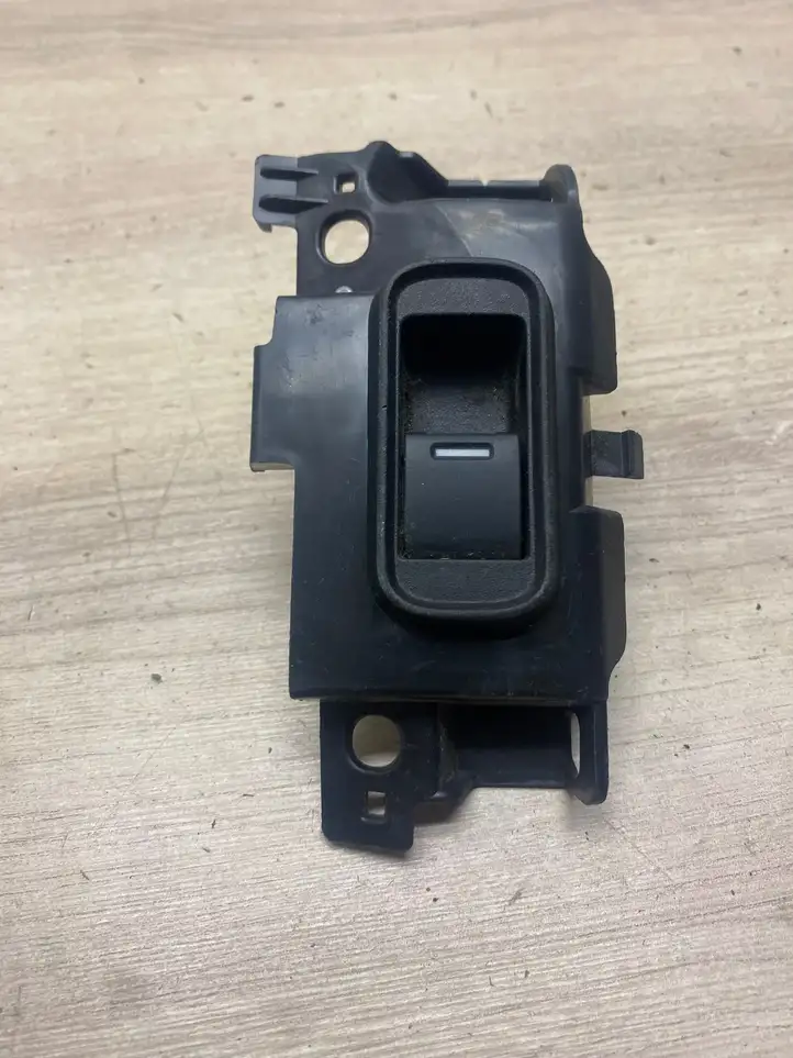 Honda CR-V (2006 - 2009) m31538 Кнопка стеклоподъемников — фото 1