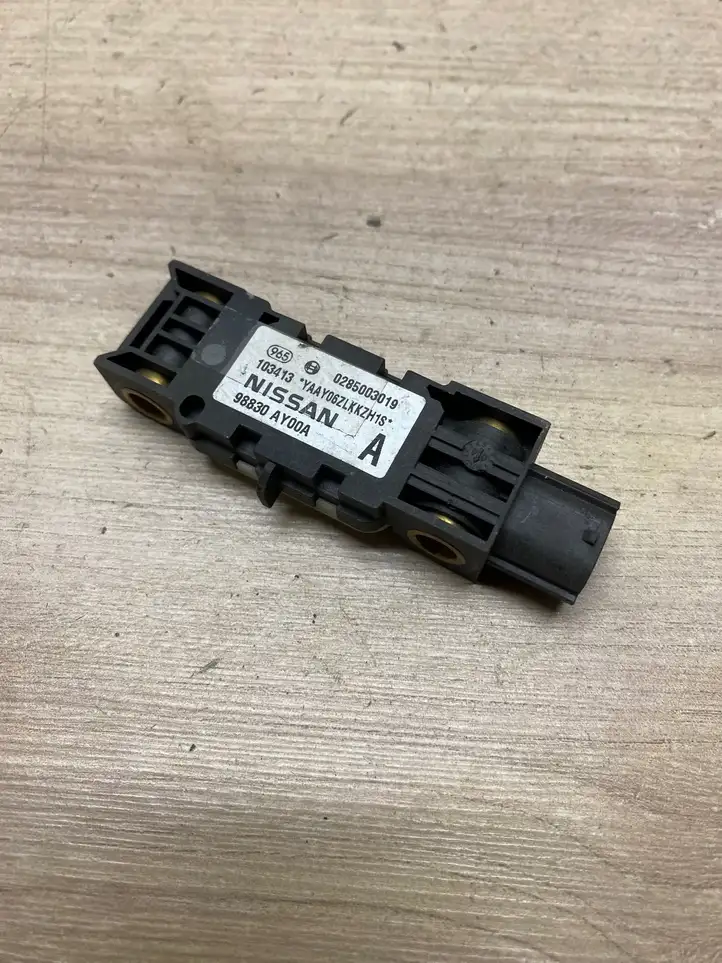 Nissan Pathfinder R51 (2005 - 2012) 98830ay00a Датчик удара SRS — фото 1