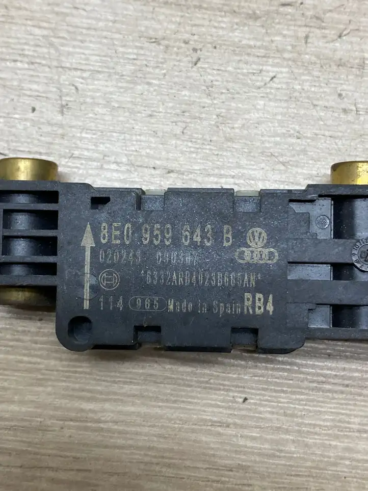 Audi A4 S4 B8 8K (2007 - 2011) 8e0959643b Датчик удара SRS — фото 4