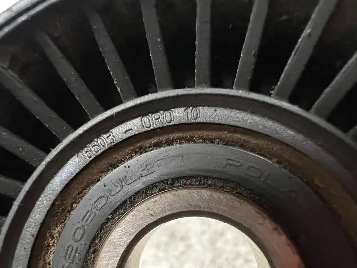 Toyota RAV 4 (XA40) (2012 - 2018) 166039R010 Шкив натяжителя ремня — фото 2