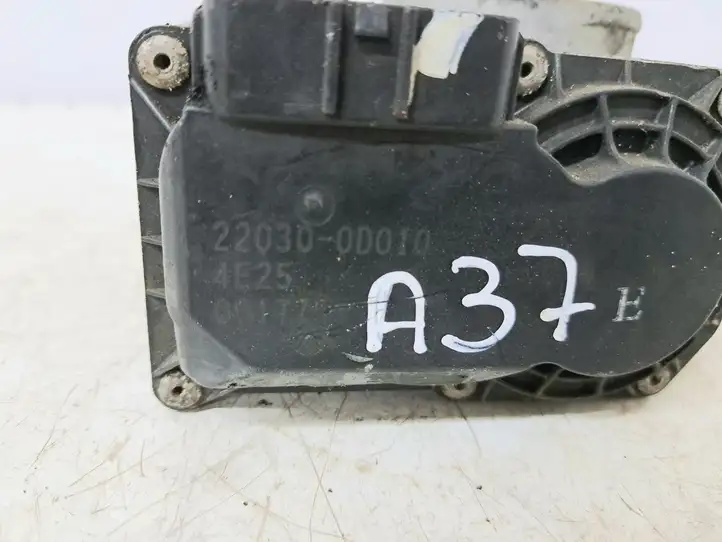 Toyota Avensis T250 (2006 - 2009) 220300D010 Дроссельная заслонка — фото 2