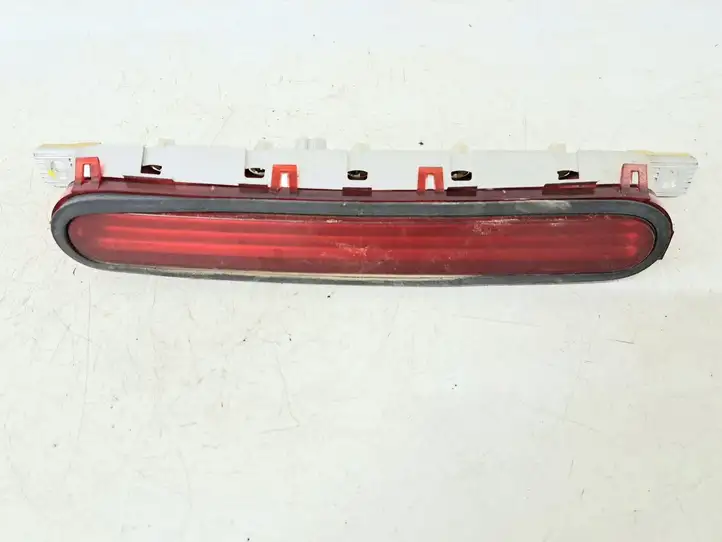 Toyota Corolla Verso AR10 (2004 - 2009) Дополнительный стоп фонарь — фото 1