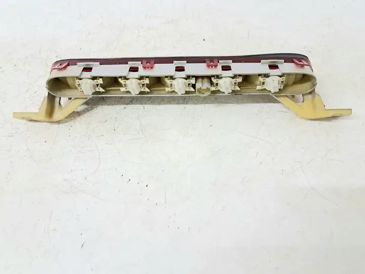 Toyota Corolla Verso AR10 (2004 - 2009) Дополнительный стоп фонарь — фото 2