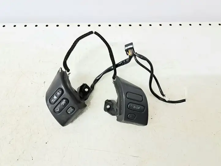 Toyota Corolla Verso AR10 (2004 - 2009) Кнопки на рулевом колесе — фото 1