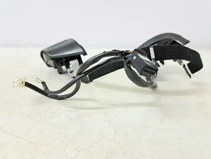 Toyota Corolla Verso AR10 (2004 - 2009) Кнопки на рулевом колесе — фото 2