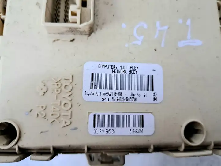 Toyota Corolla Verso AR10 (2004 - 2009) 892210F010 Блок предохранителей — фото 2