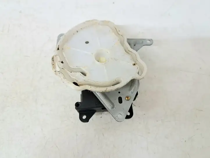 Toyota Corolla Verso AR10 (2004 - 2009) AE0637008610 Двигатель задвижки потока воздуха — фото 2
