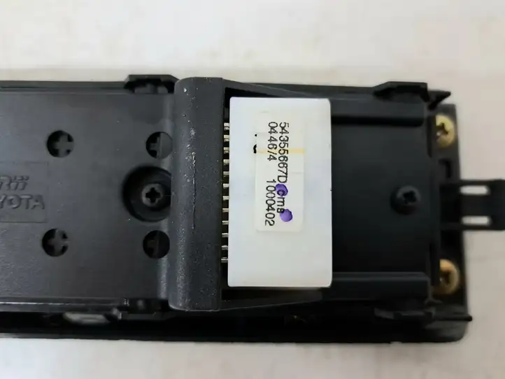 Toyota Corolla Verso AR10 (2004 - 2009) 848200F030 Блок кнопок стеклоподъемников — фото 5