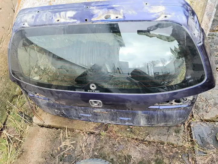 Honda Accord (2003 - 2007) Заднее стекло — фото 1