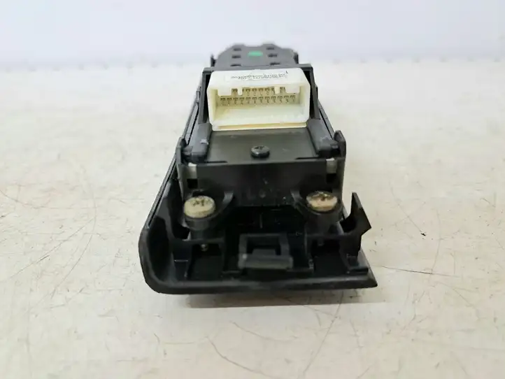 Toyota Corolla Verso AR10 (2004 - 2009) 848200F030 Блок кнопок стеклоподъемников — фото 2
