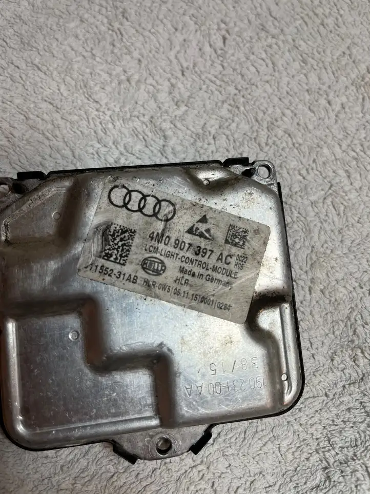 Audi A4 S4 B9 (2015 - 2019) 4M0907397AC Передняя фара — фото 4