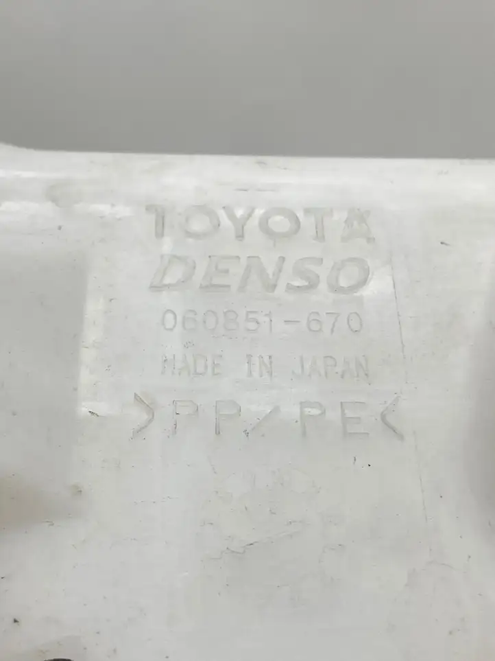 Lexus UX (2020 - ) 060851670 Бачок омывателя стекла — фото 7