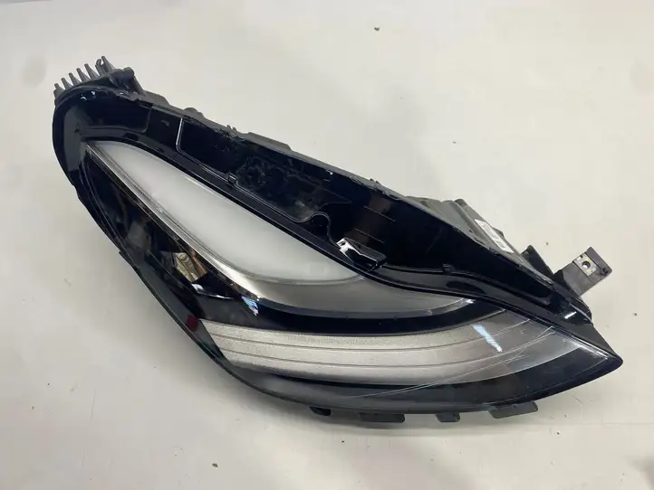 Tesla Model 3 (2017 - 2023) 107737640b Передняя фара — фото 4