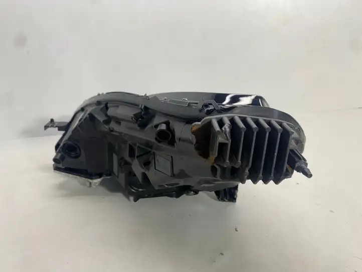 Tesla Model 3 (2017 - 2023) 107737640b Передняя фара — фото 7