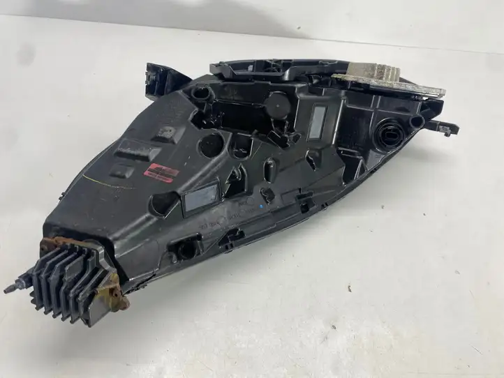 Tesla Model 3 (2017 - 2023) 107737640b Передняя фара — фото 8