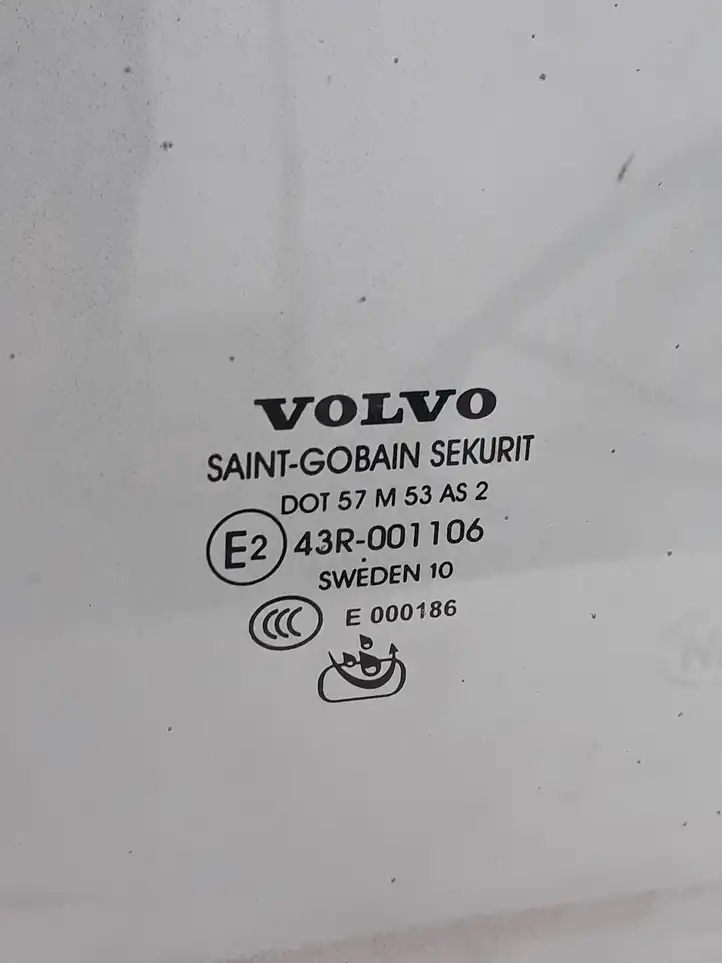 Volvo V70 (2007 - 2013) AS2 Стекло передней двери — фото 2