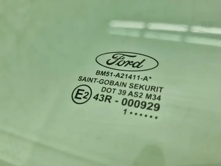 Ford Focus (2011 - 2015) AS2 Стекло передней двери — фото 3