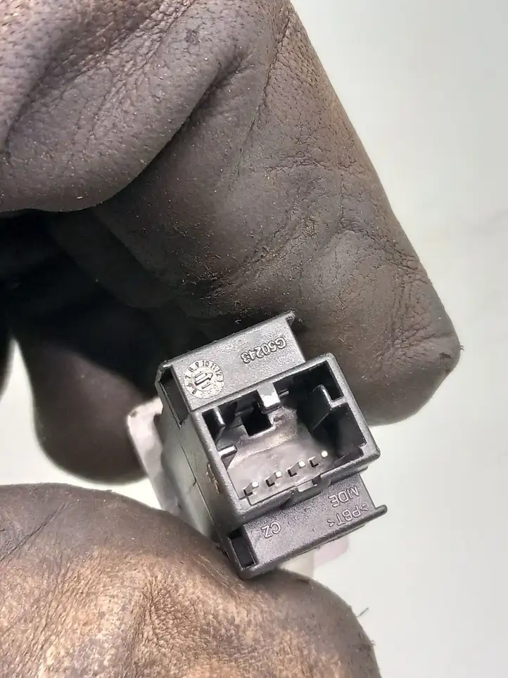 Volkswagen Caddy (2010 - 2015)  5M0035724 Разъем AUX