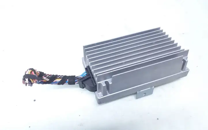 BMW 1 F20 F21 (2011 - 2019)  9242202 Звукоусилитель